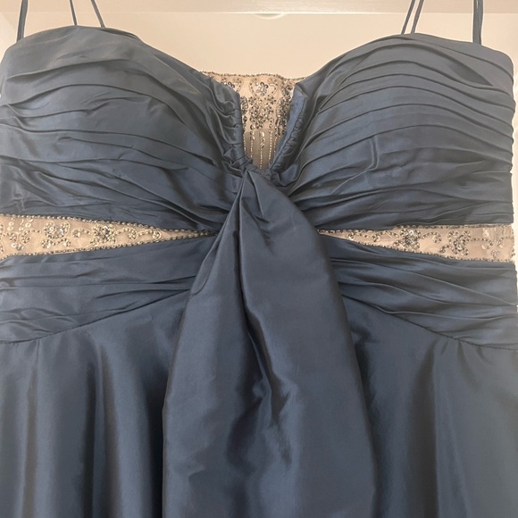 Stunning Badgley Mishka gown. - Picture 3 of 7